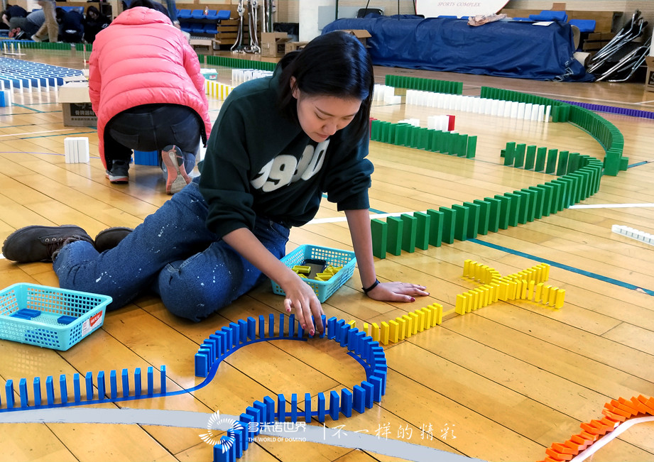 巴航工業(yè)團(tuán)隊(duì)智慧跨界挑戰(zhàn)多米諾