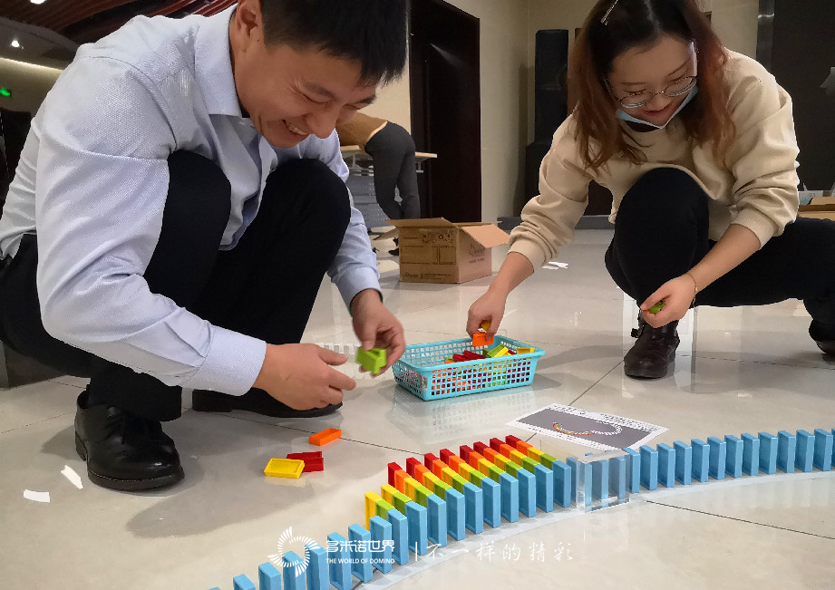 用友新員多米諾團(tuán)隊(duì)大挑戰(zhàn)第五季圓滿完成