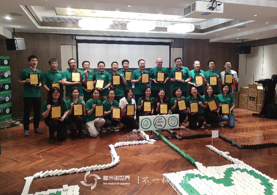 多米諾譜寫施耐德智慧城市